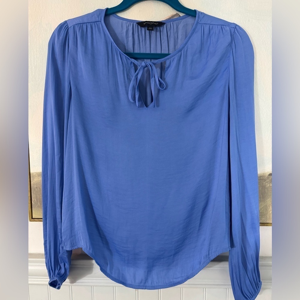 BANANA REPUBLIC Shirred Tie Front Cornflower Blue Blouse Size XS - Picture 3 of 9